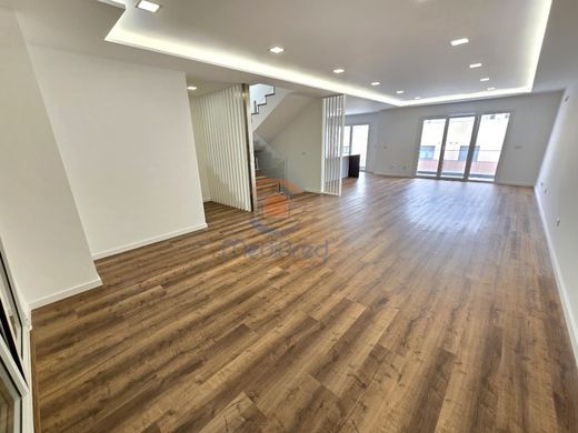 Luxus-Haus in Odivelas, Lissabon