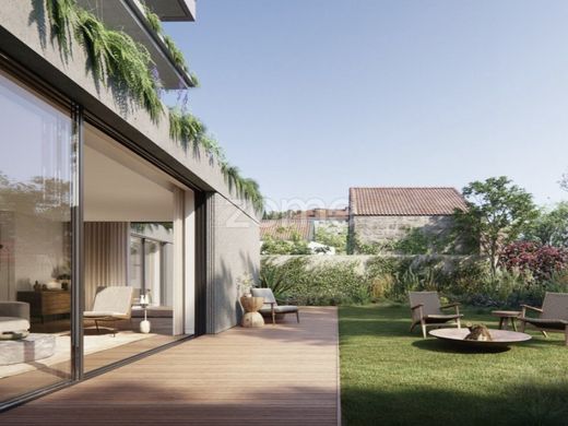 Apartment / Etagenwohnung in Porto, Distrito do Porto