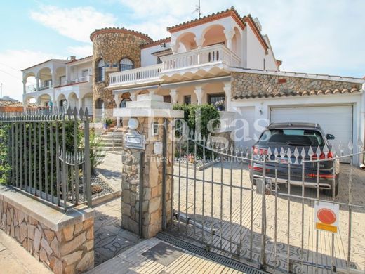 호화 저택 / Empuriabrava, Província de Girona