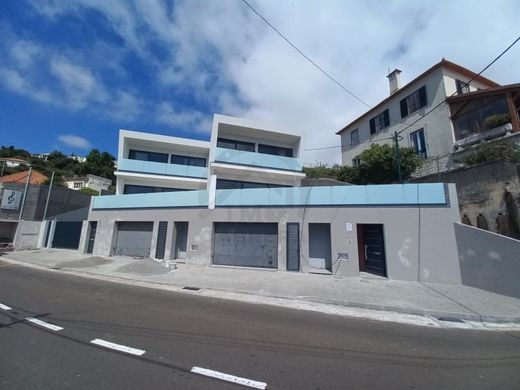 Semidetached House in Funchal, Madeira