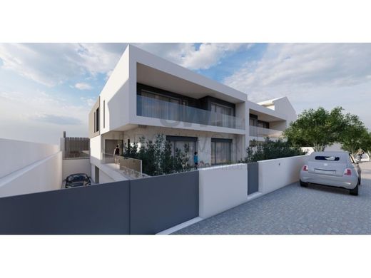 다세대 빌라 / Mafra, Distrito de Lisboa