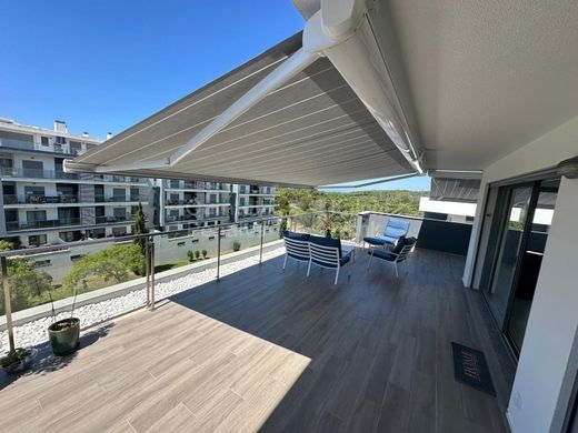 Apartment in Charneca de Caparica, Almada