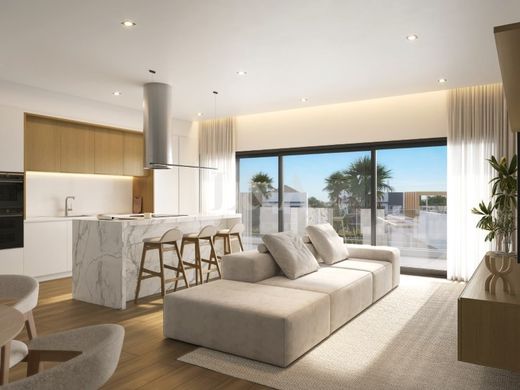 Apartment / Etagenwohnung in Tavira, Distrito de Faro