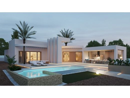 Detached House in Almoradí, Alicante