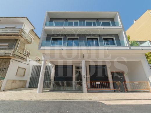 Appartement in Almada, Distrito de Setúbal