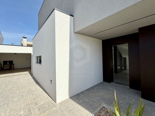 Maison individuelle à Charneca de Caparica, Almada