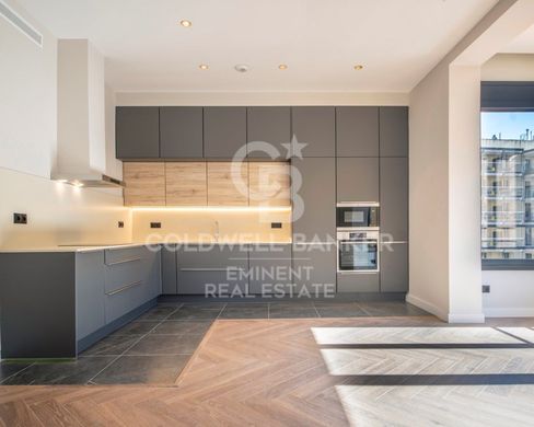 Apartment / Etagenwohnung in Barcelona, Provinz Barcelona