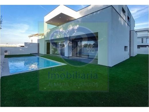 Luksusowy dom w Charneca de Caparica, Almada