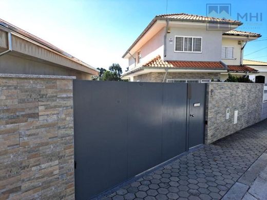 Villa Plurifamiliare a Vila Nova de Gaia, Oporto