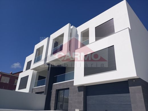 منزل ﻓﻲ Seixal, Distrito de Setúbal