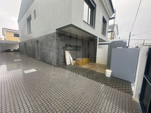 Villa Plurifamiliare a Seixal, Distrito de Setúbal