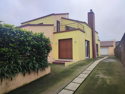 Detached House in Ribeira Grande, Azores