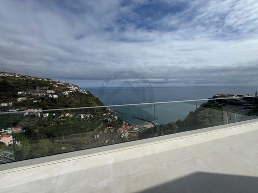 Luxury home in Calheta, Madeira