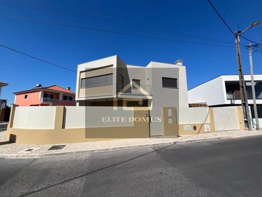 Detached House in Cascais, Lisbon