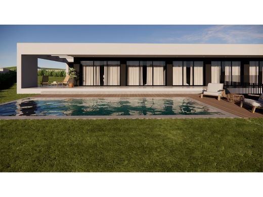 Casa Unifamiliare a Alcobaça, Distrito de Leiria