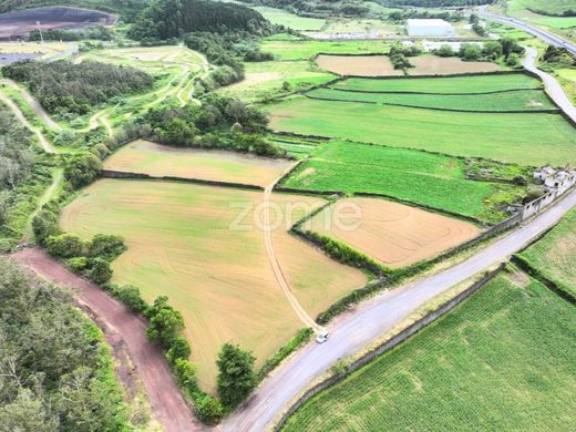 Terreno a Ribeira Grande, Azores