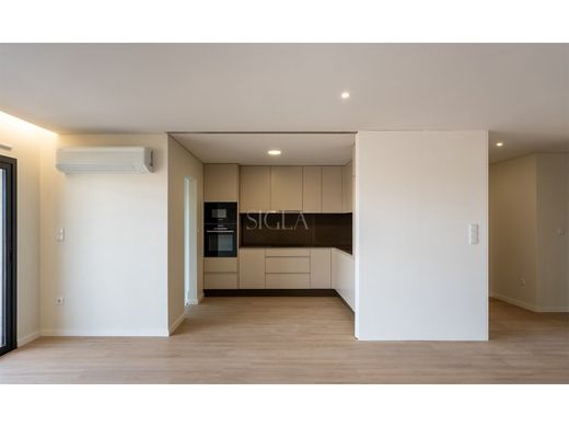 Apartment / Etagenwohnung in Vila Nova de Gaia, Distrito do Porto