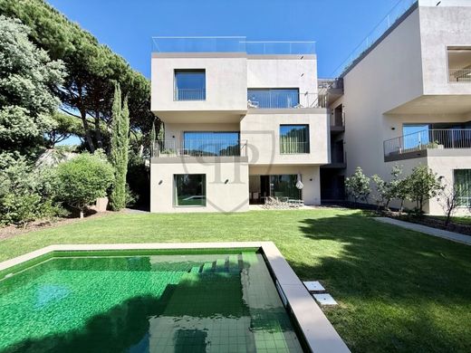 Apartment / Etagenwohnung in Cascais, Lissabon