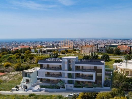 Apartment / Etagenwohnung in Agia Fylaxis, Lemesós