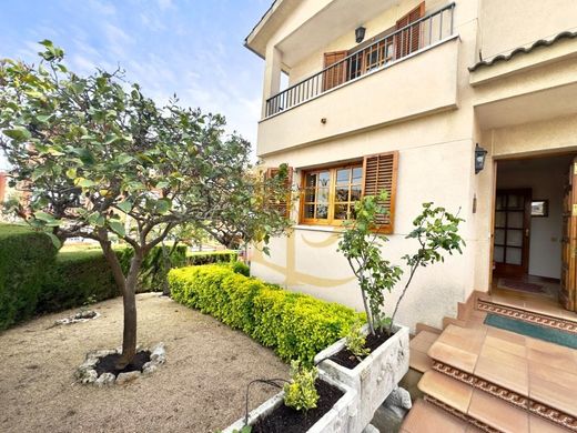 Luxury home in Cerdanyola del Vallès, Province of Barcelona