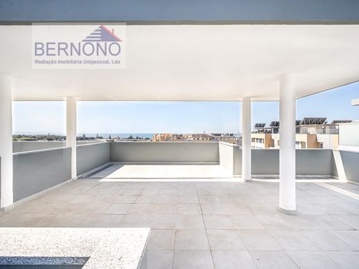 Apartment / Etagenwohnung in Cascais e Estoril, Cascais
