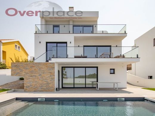 Detached House in Lourinhã, Lisbon