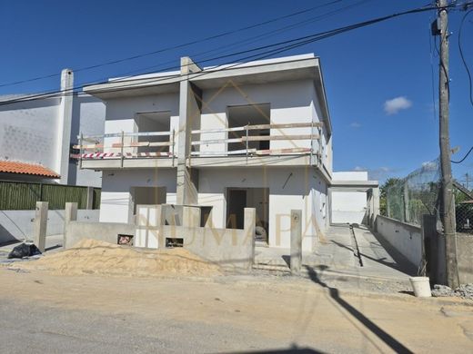 Semidetached House in Seixal, Distrito de Setúbal