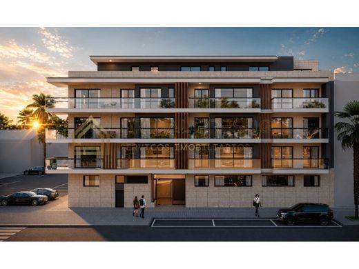 Apartment / Etagenwohnung in Almada, Distrito de Setúbal