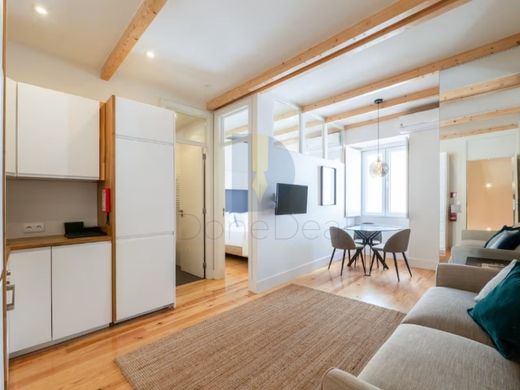 Apartment in Alcântara, Almada