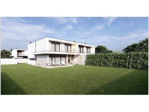 Yarɪ müstakil ev Vila Nova de Famalicão, Distrito de Braga
