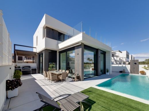 Einfamilienhaus in Pilar de la Horadada, Alicante