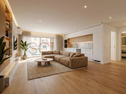 Apartment / Etagenwohnung in Almada, Distrito de Setúbal