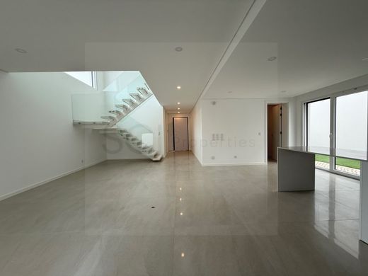 منزل ﻓﻲ Charneca de Caparica, Almada