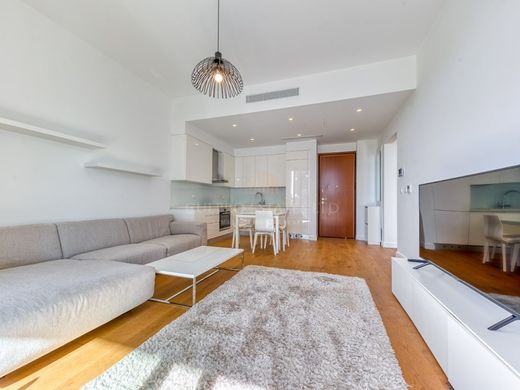 Apartment / Etagenwohnung in Germasógeia, Limassol District