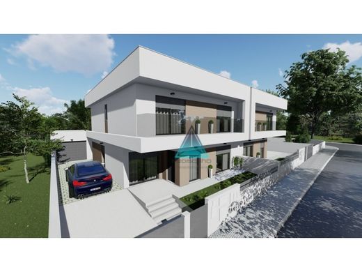 半独立式房屋  Seixal, Distrito de Setúbal