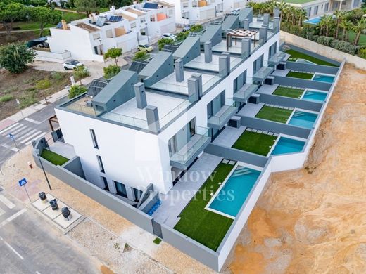 Villa multifamiliale à Faro, Distrito de Faro