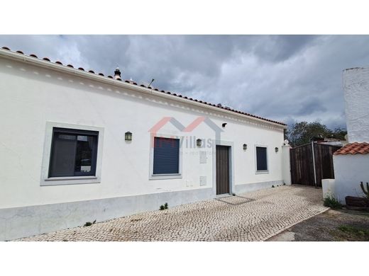 Элитный дом, Лола, Loulé