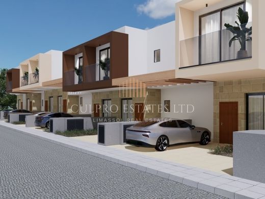 Villa Plurifamiliare a Parekklisha, Parekklisiá