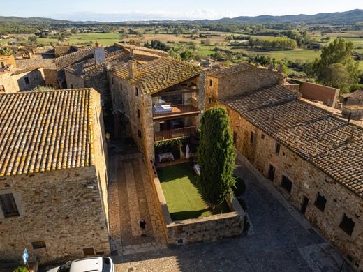 Lüks ev Pals, Província de Girona