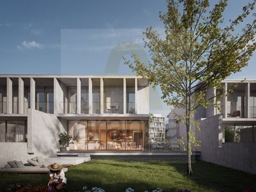 Villa Plurifamiliare a Vila Nova de Gaia, Oporto