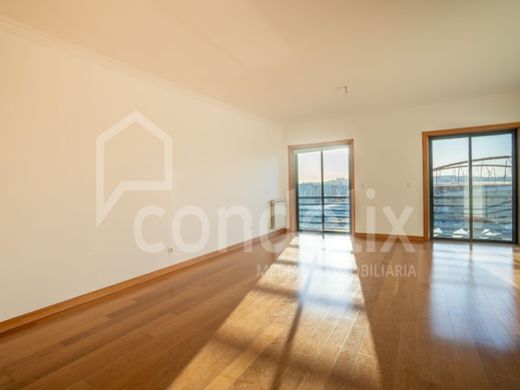 아파트 / São Domingos de Benfica, Lisbon