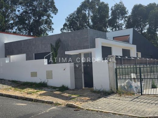 Detached House in Charneca de Caparica, Almada