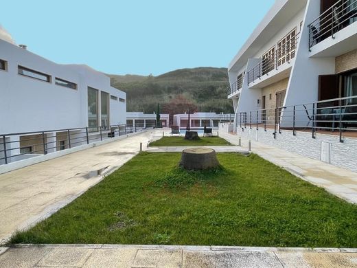 Villa multifamiliale à Caldas da Rainha, Distrito de Leiria