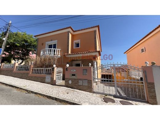 Luxus-Haus in Loures, Lissabon