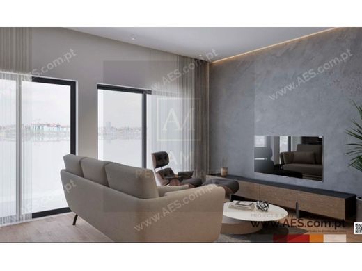 Apartment in Charneca de Caparica, Almada