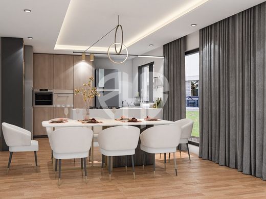 Villa Plurifamiliare a Sintra, Lisbona