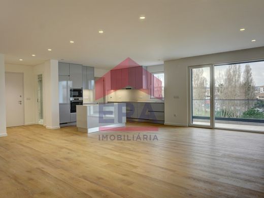 Apartment / Etagenwohnung in Lourinhã, Lissabon