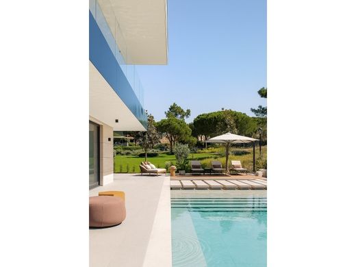 Элитный дом, Лола, Loulé