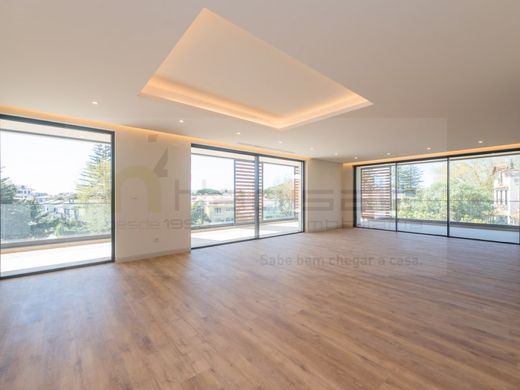 Apartment / Etagenwohnung in Cascais, Lissabon