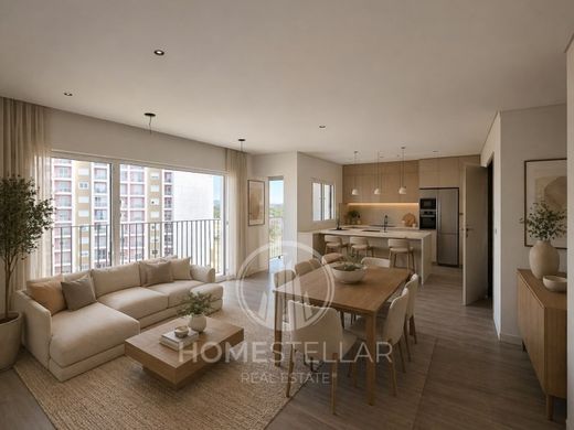 Apartment / Etagenwohnung in Seixal, Distrito de Setúbal